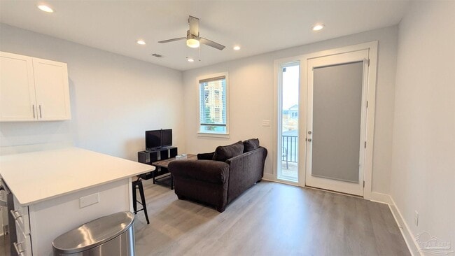 Building Photo - 379 S Clubbs St