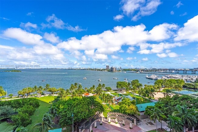 Building Photo - 1800 N Bayshore Dr