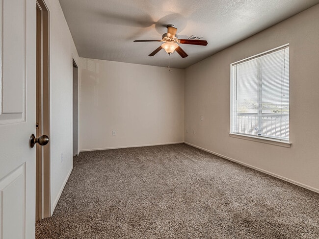 Woodland Manor - Bedroom - Woodland Manor