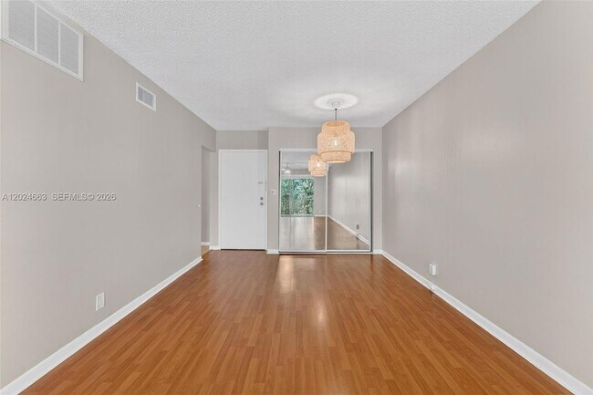 Building Photo - 3119 Oakland Shores Dr