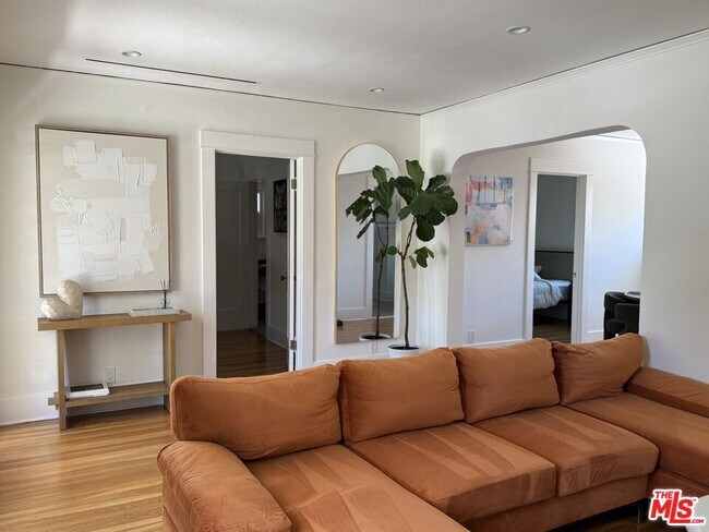 Building Photo - 531 Burchett St