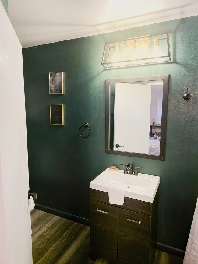 Building Photo - 218 S Jackson St