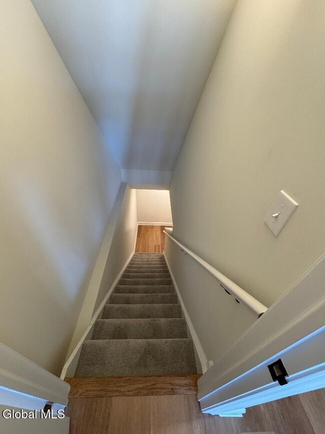 Building Photo - 546 NY-9P