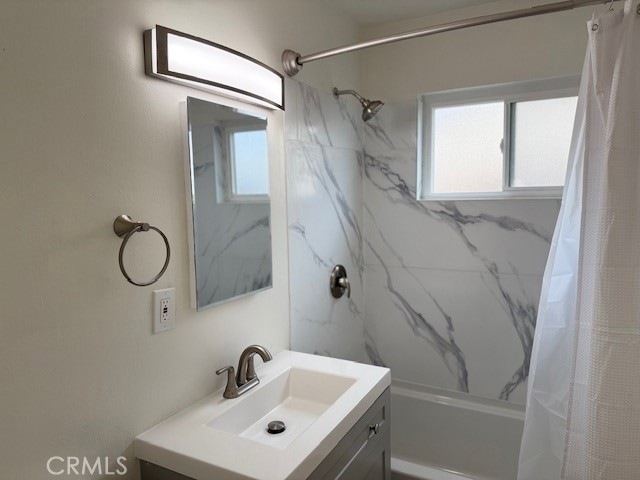 Building Photo - 685 E Vista Chino