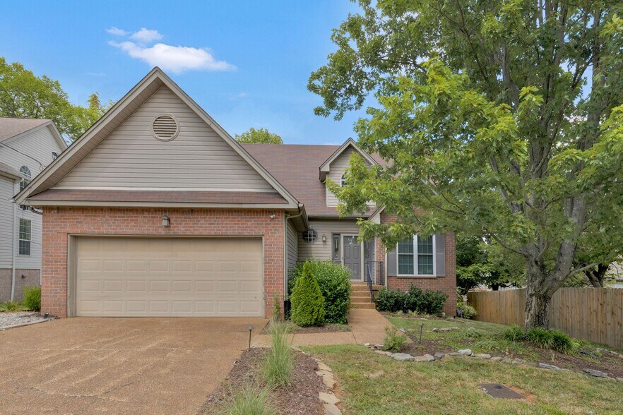 Primary Photo - 5204 Catspaw Dr
