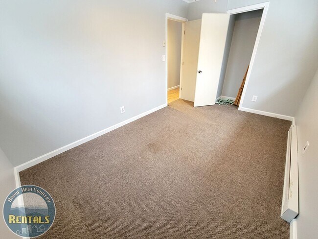 Building Photo - 2 Bedroom Home in Boone