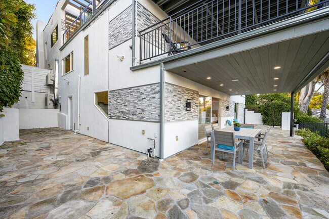 Building Photo - 3420 Blair Dr