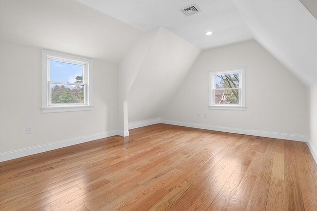 Building Photo - 653 Chestnut St