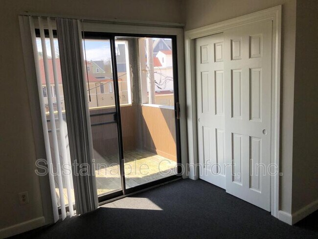 Building Photo - 2 Norman Ave