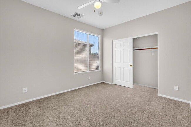 Building Photo - 2032 S Sabrina