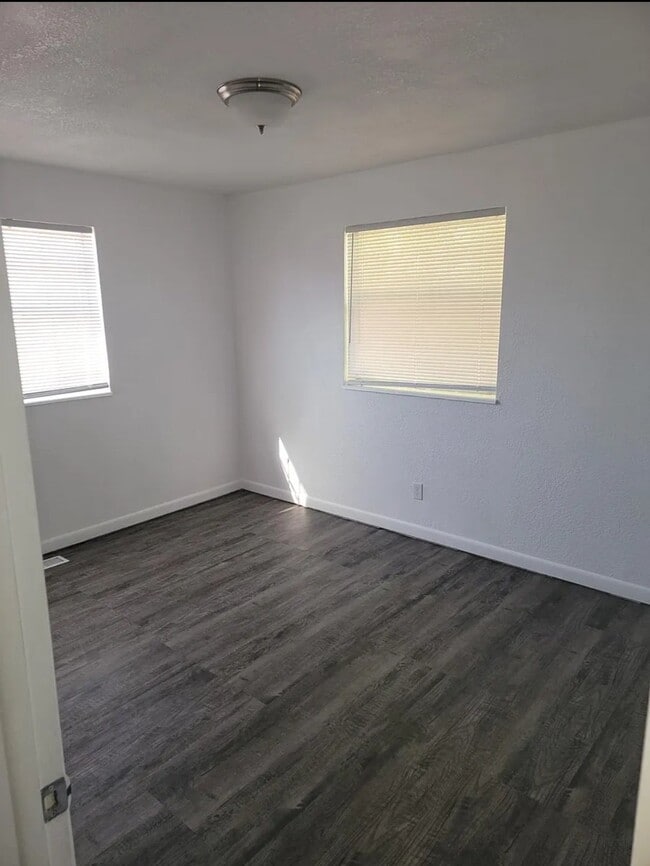 Building Photo - 5542 Xanadu St