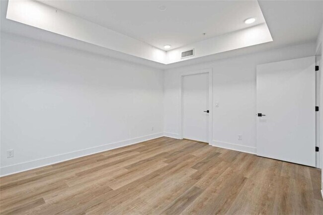 Building Photo - 346 Peters St SW