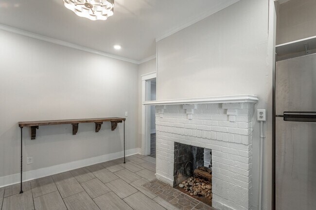 Building Photo - 1420 Hixson Pike