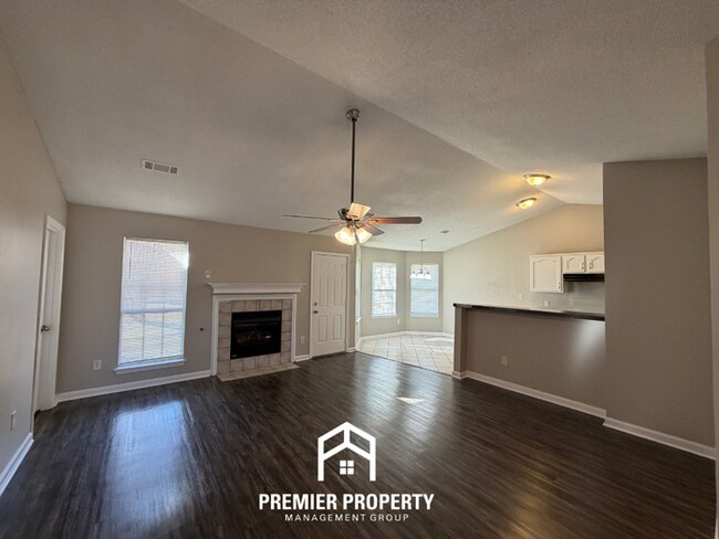 Building Photo - 45 Pine Ridge Cove