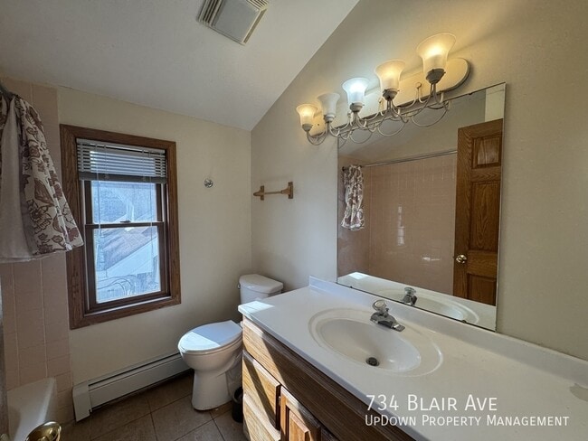 Building Photo - 734 Blair Ave