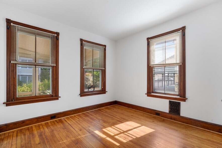 Building Photo - 26 Central Ave