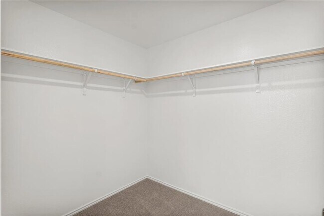 Building Photo - 212 Seven Seas Dr