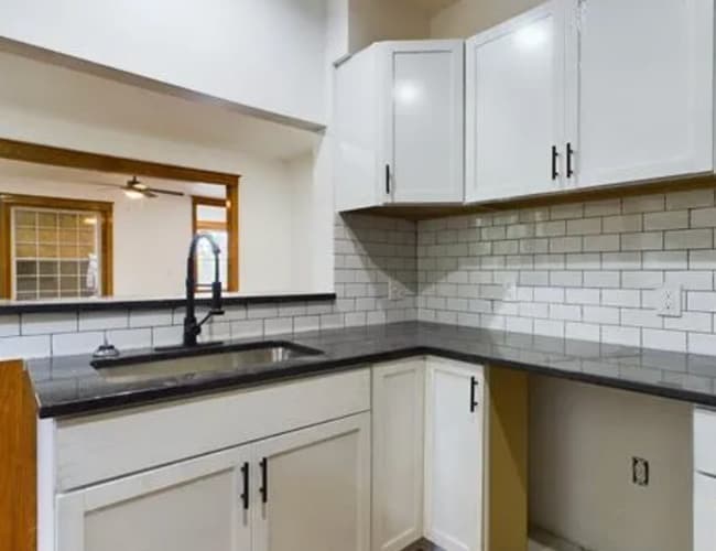 Building Photo - 1106 E 40th St