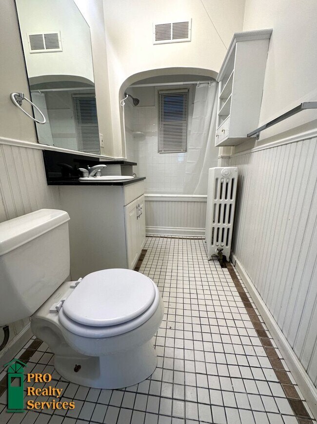 Building Photo - PM-221-002