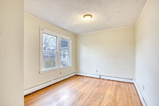 Building Photo - 429 New Britain Ave