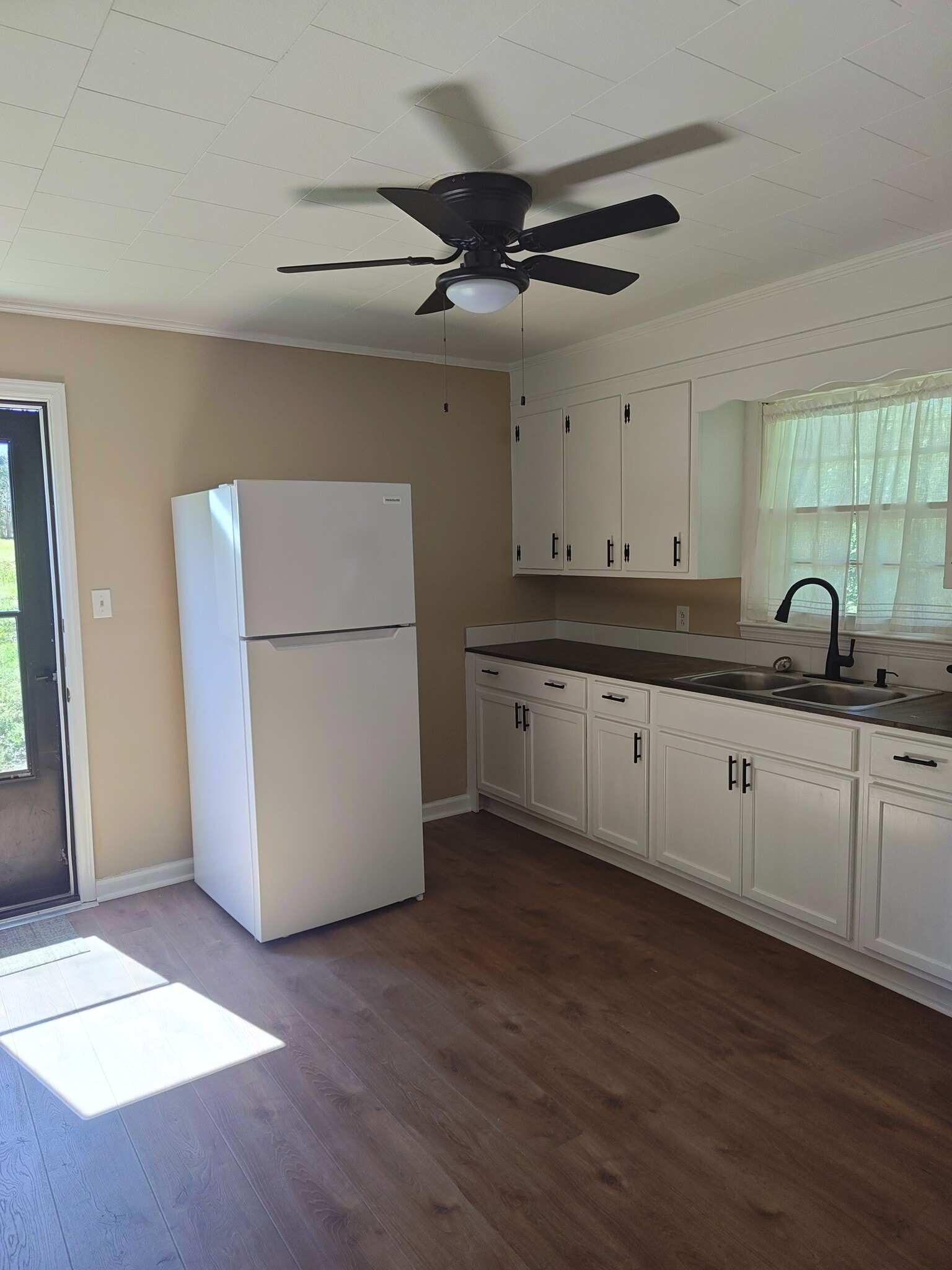 Building Photo - 101 Blue Ln