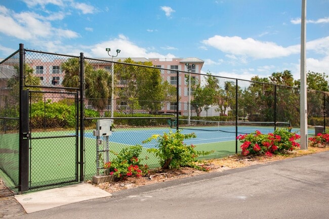 Building Photo - 2 Bedroom 2 Bathroom in the Salt Ponds Condominium