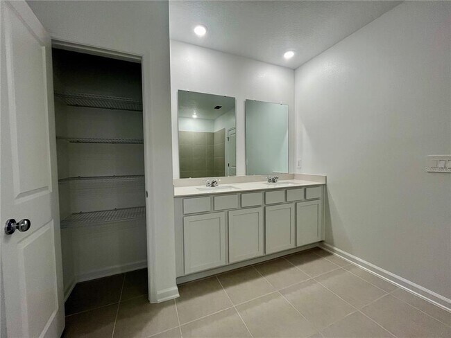 Building Photo - 4700 Golden Knight Blvd