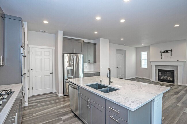 Building Photo - Newer 3-Bed Edgewood Home with A/C, Loft, ...