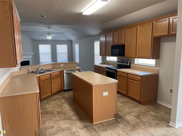Building Photo - 5908 Meadowglen Dr