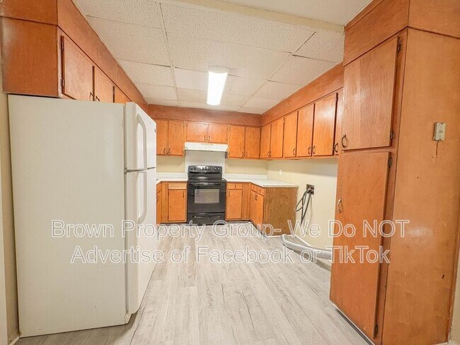 Building Photo - 2310 Barrington Cir