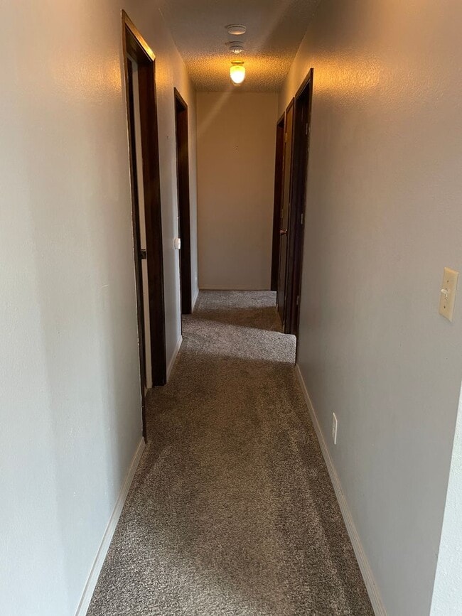 Building Photo - 1/2 Off First Full Months Rent w/ 12m Lease! 4 Bedroom Rambler on 1 Acre!!