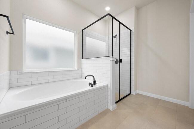 Building Photo - 254 Crater Lk Dr