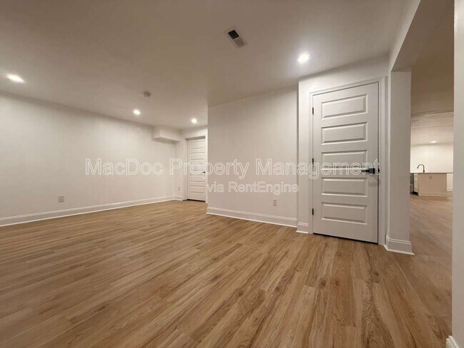 Building Photo - 10402 Laurel Ridge Way