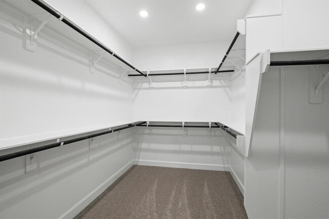 Building Photo - 18511 Wolf Mountain Ln