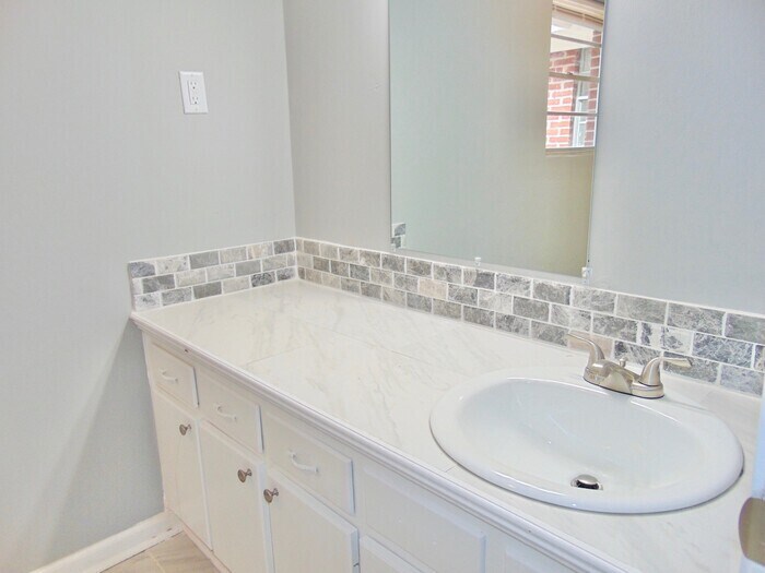 Building Photo - 5958 Lake Trace Cir
