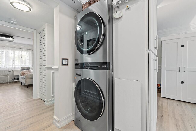 Building Photo - 1605 S US Hwy 1