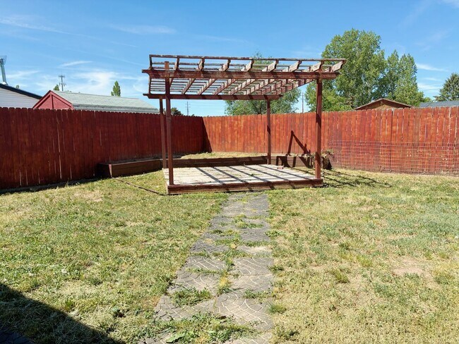Building Photo - Beautiful 3 Bed, 2 Bath Home in Idaho Falls, Idaho!