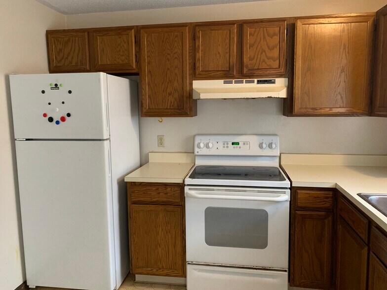 Kitchen - 378 Lincoln St