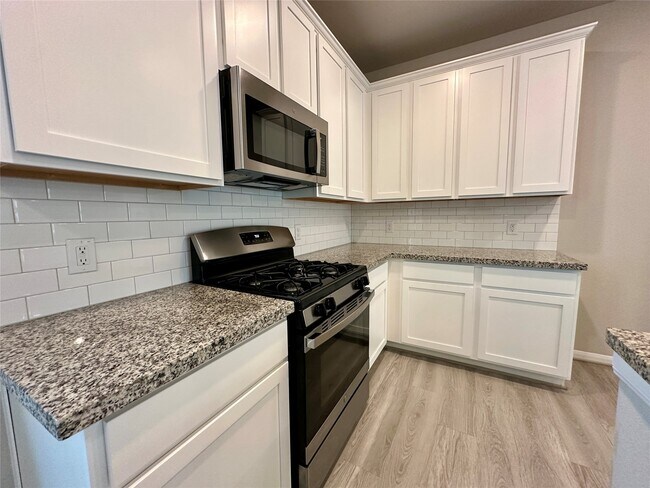 Building Photo - 10419 Astor Pt Trl