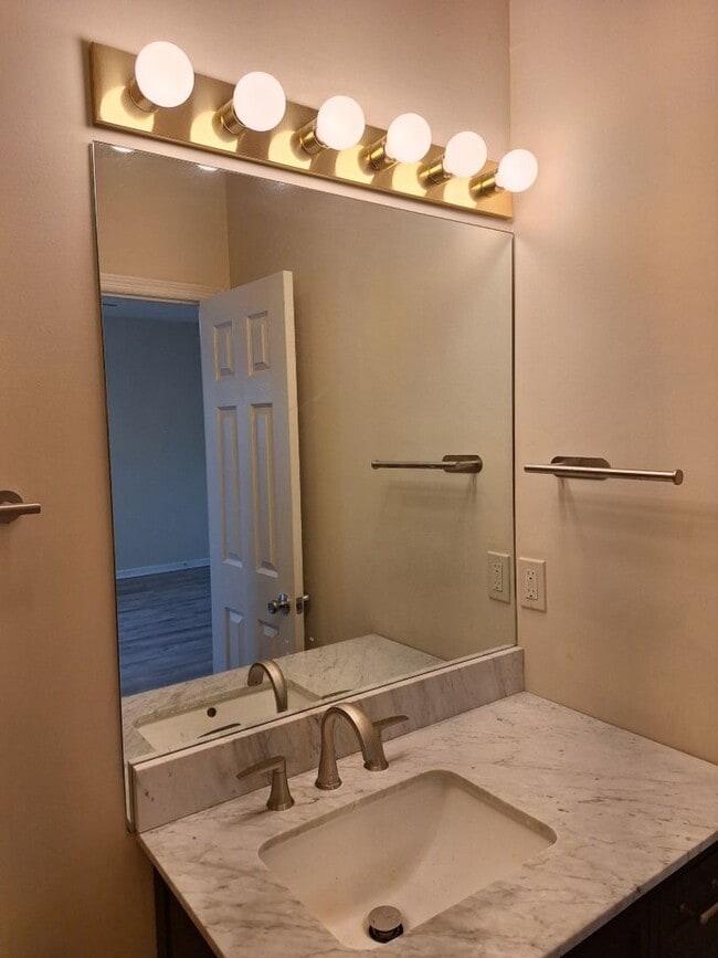 Building Photo - 4415 Greenfern Way