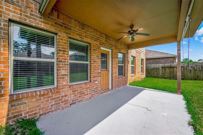 Building Photo - 154 Meadow Grove Dr