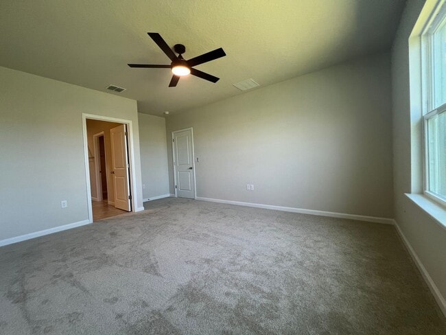 Building Photo - Beautiful  3 bedroom 2 bathroom House Coming Soon available on 11/24/25