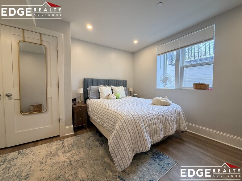 Building Photo - 80 N Beacon St