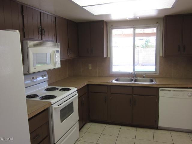 Building Photo - Tempe 4 Bed/ 2 Bath Single Story with Pool and Full Pool Service