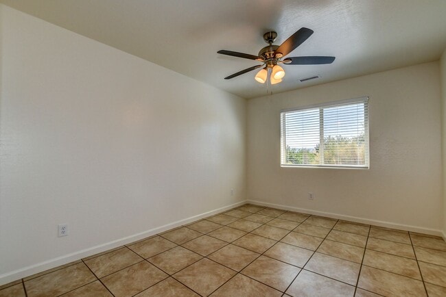 Building Photo - 7105 E Dodge Cir