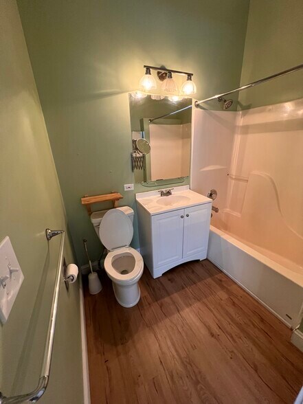 Bathroom. - 77 S Lasalle St