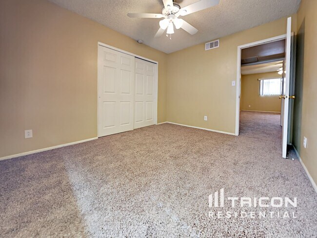Building Photo - 3822 W Mauna Loa Ln