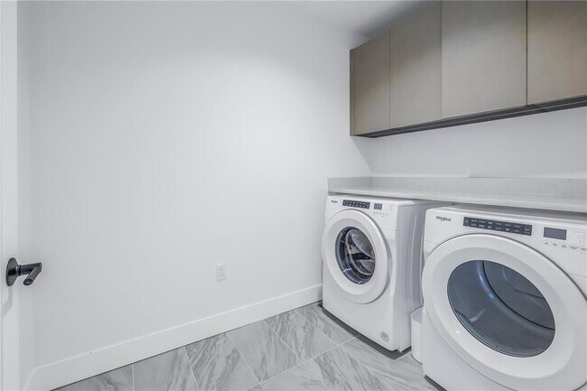 Building Photo - 777 3rd Ave N