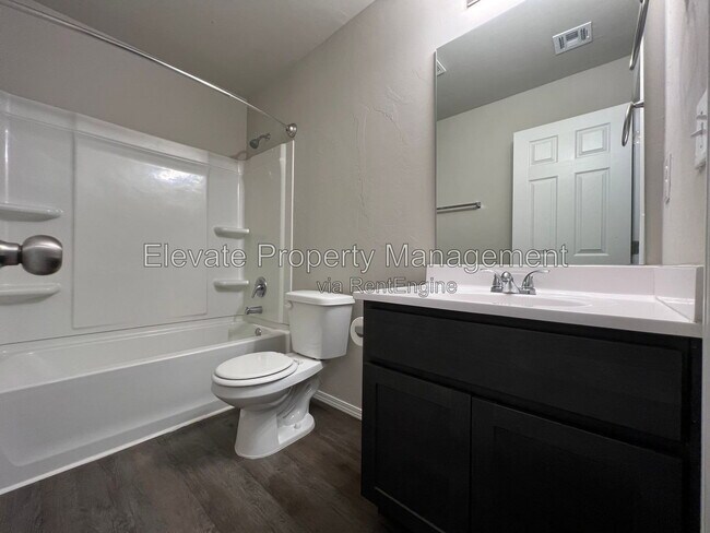 Building Photo - 1357 Dustin Dr