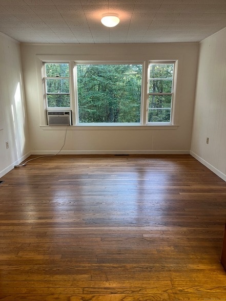 Building Photo - 103 Pequotsepos Rd